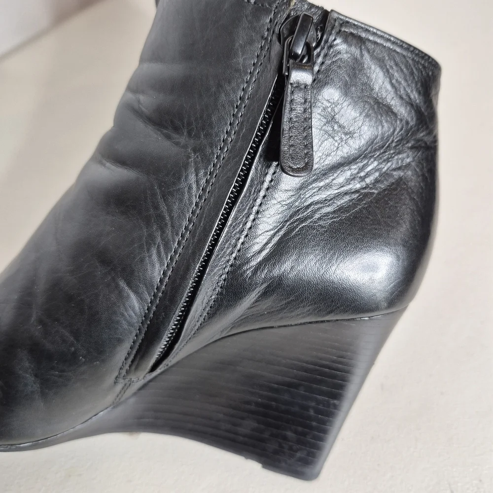 Tory Burch Lowell Leather Wedge Ankle Boots - Size 5.5